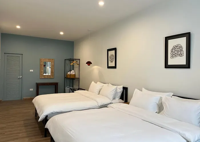 Nautical Home & Seashell House B&B